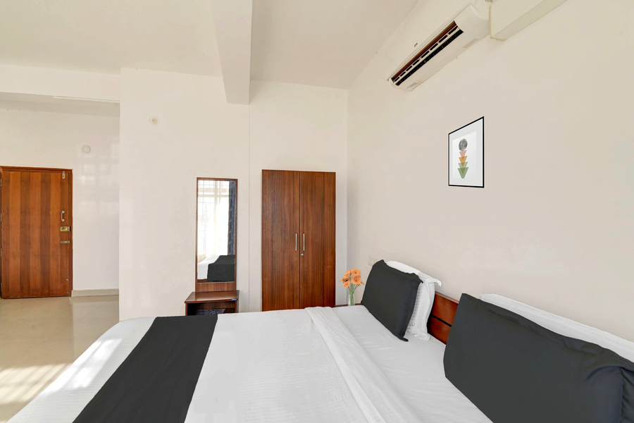 hotel o madikeri city center near ksrtc bus stand