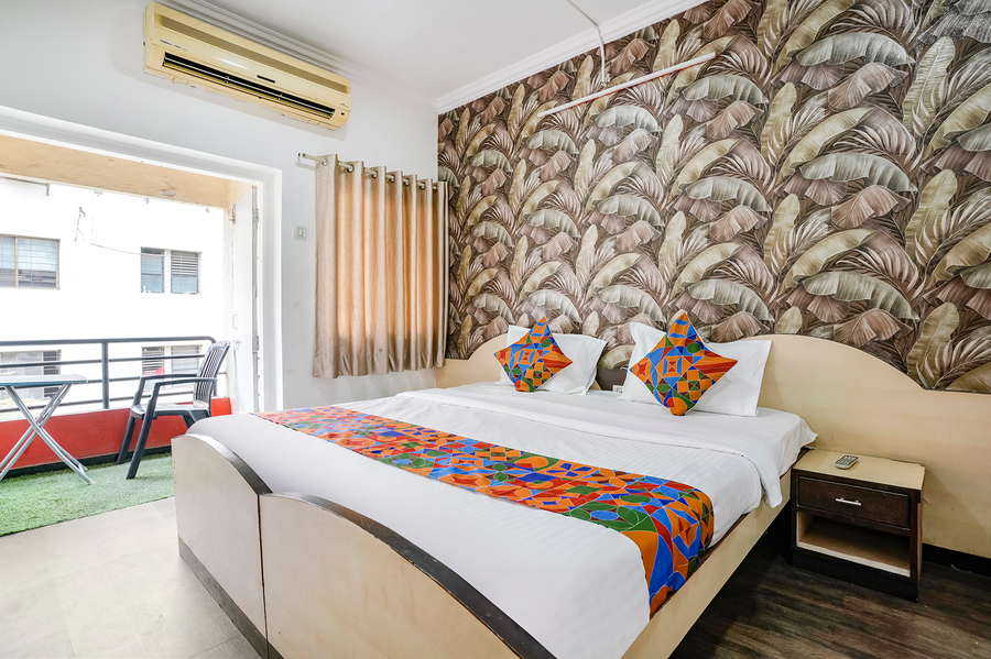 fabhotel saroj inn