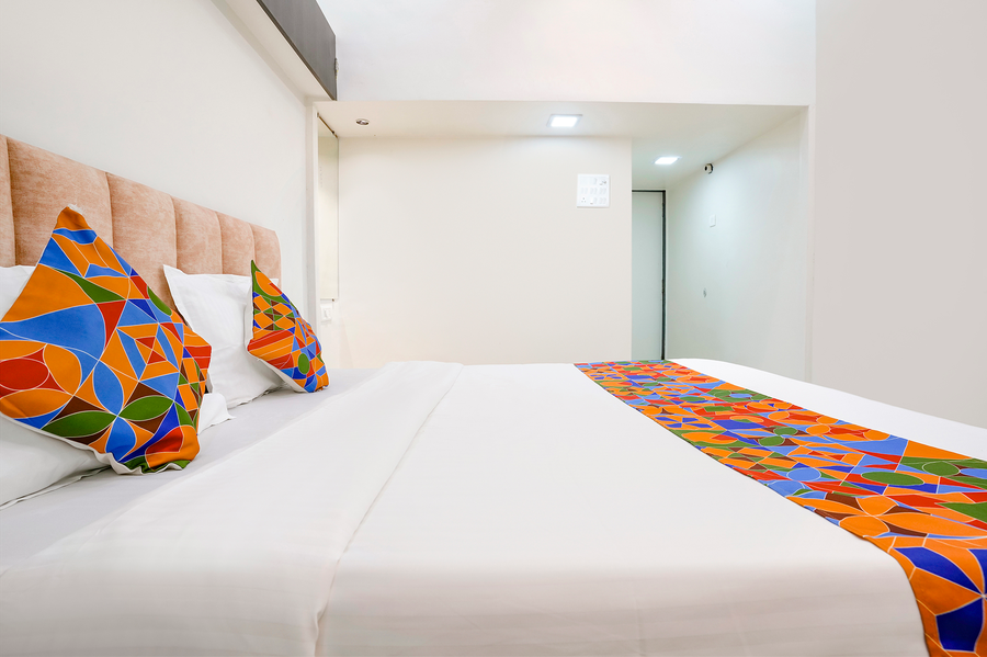 fabhotel saroj inn