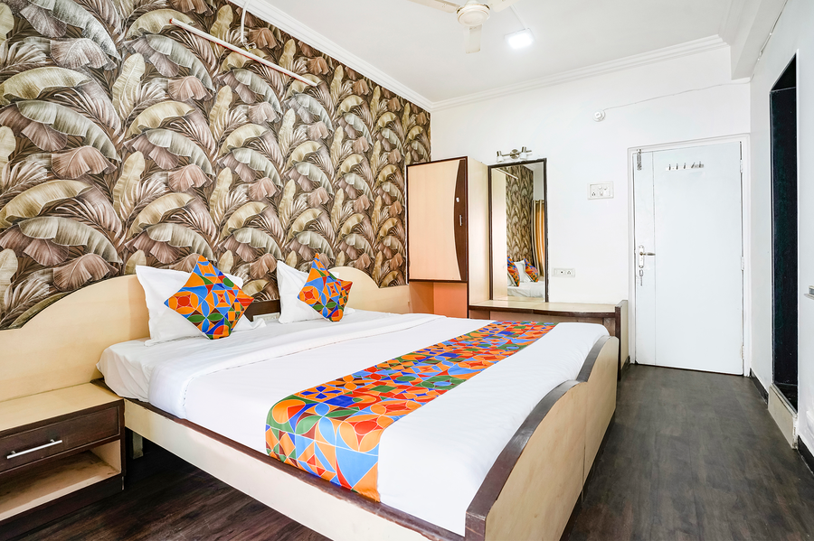 Fabhotel Saroj Inn,,3 star