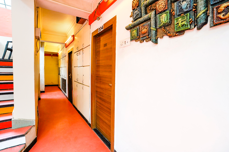 fabhotel saroj inn