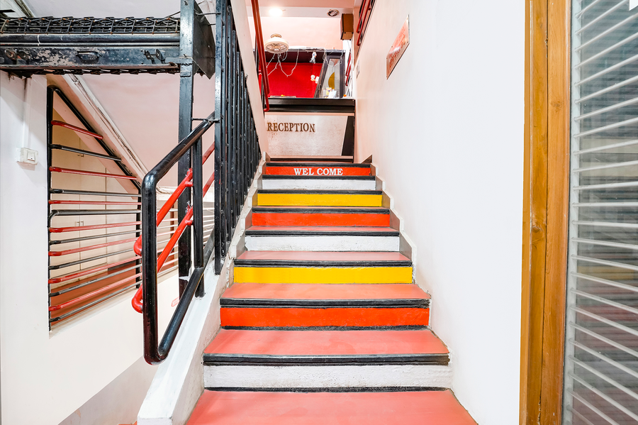 fabhotel saroj inn