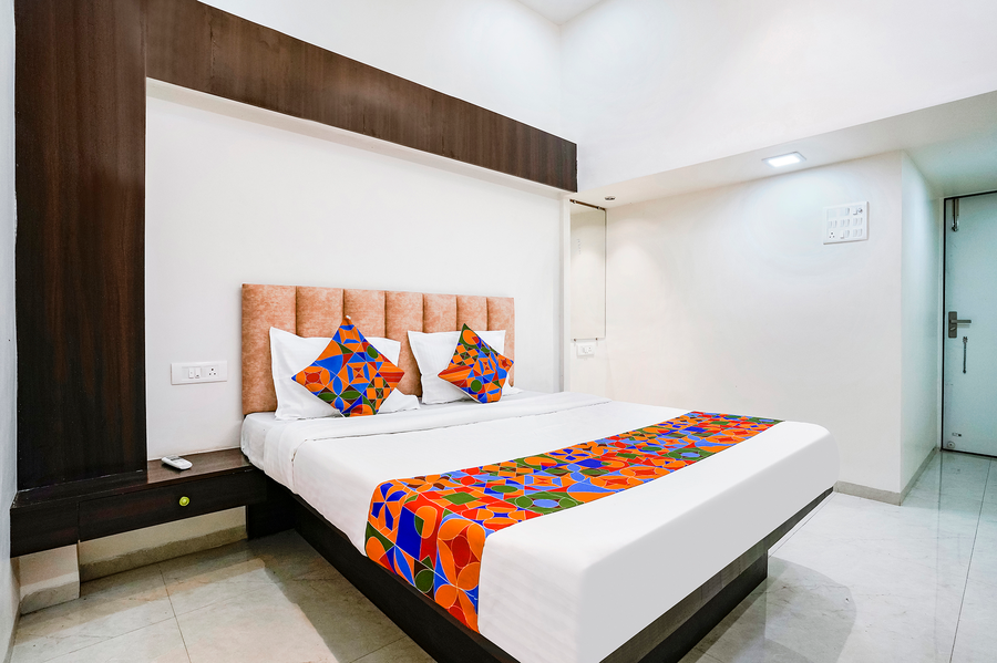 fabhotel saroj inn