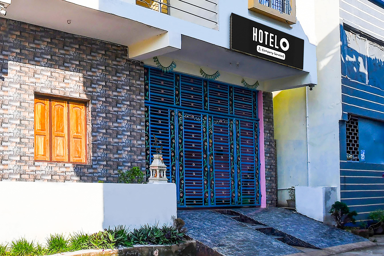 super hotel o sarvodaya nagar near railway station