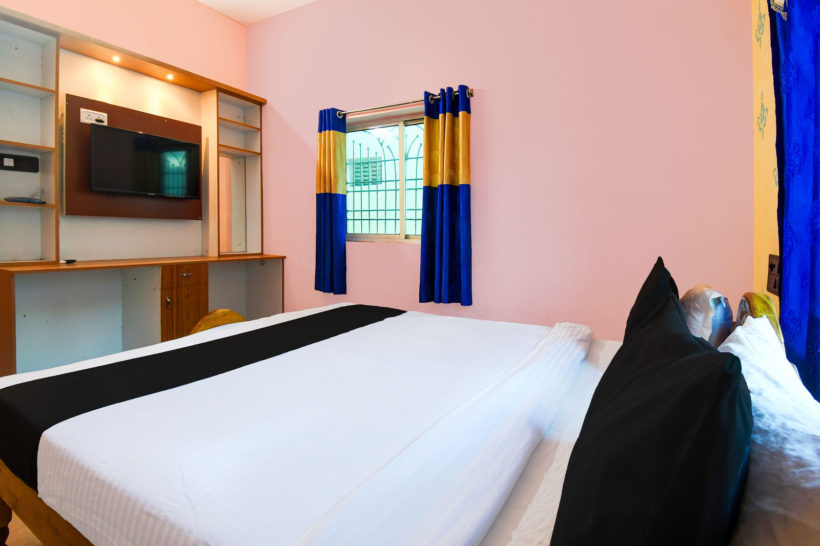super hotel o sarvodaya nagar near railway station