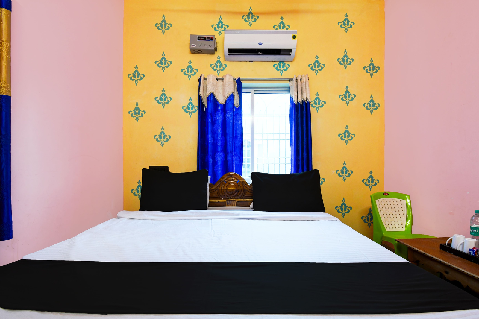 super hotel o sarvodaya nagar near railway station