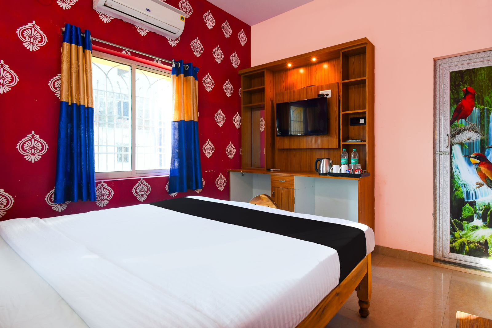 super hotel o sarvodaya nagar near railway station