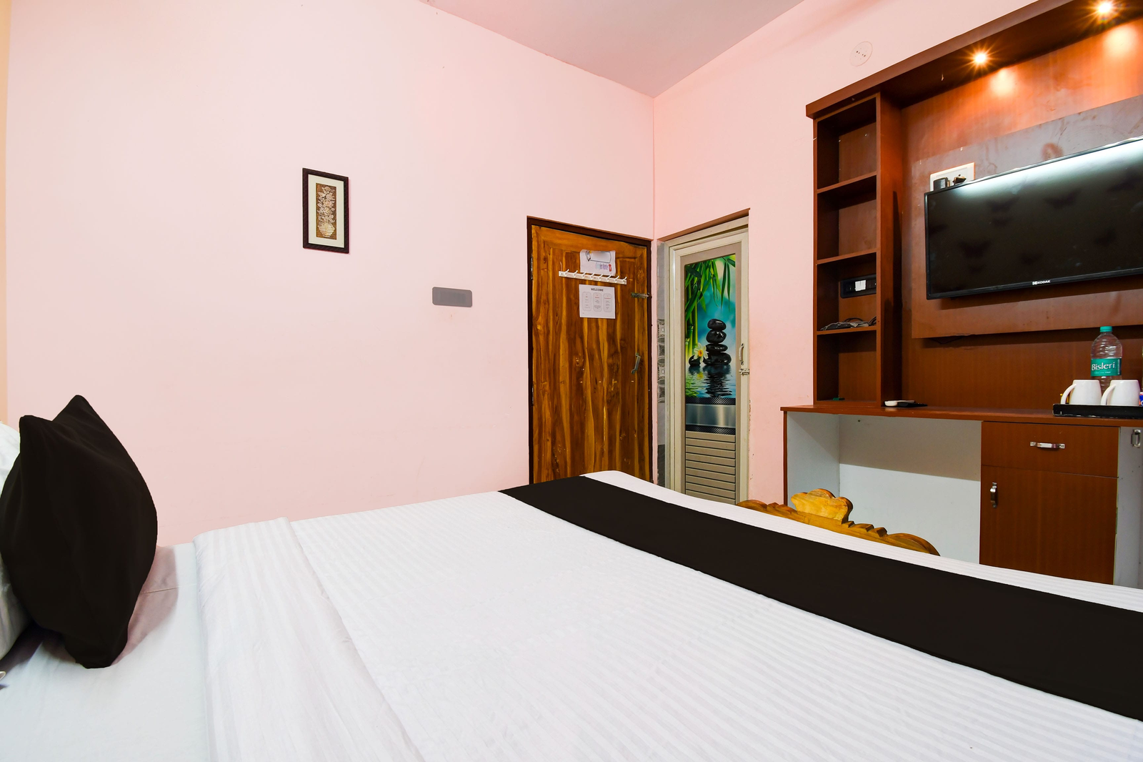 super hotel o sarvodaya nagar near railway station