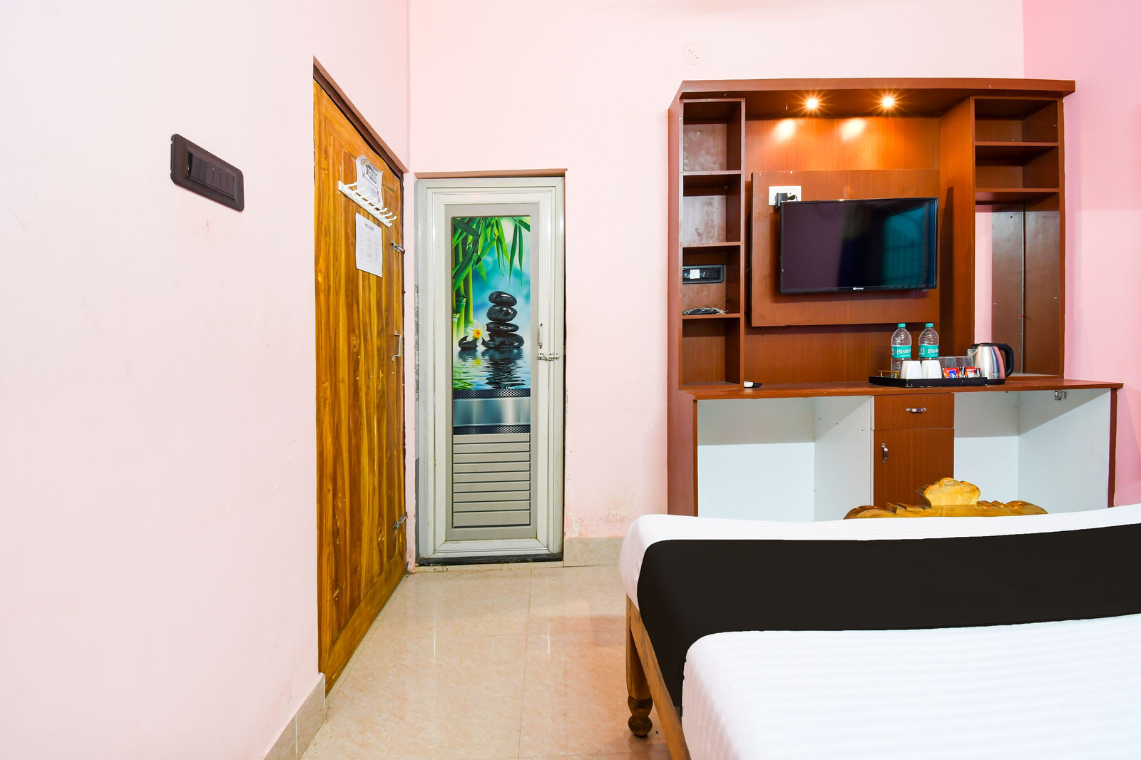 super hotel o sarvodaya nagar near railway station