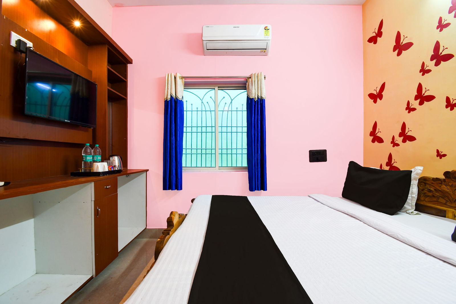 super hotel o sarvodaya nagar near railway station