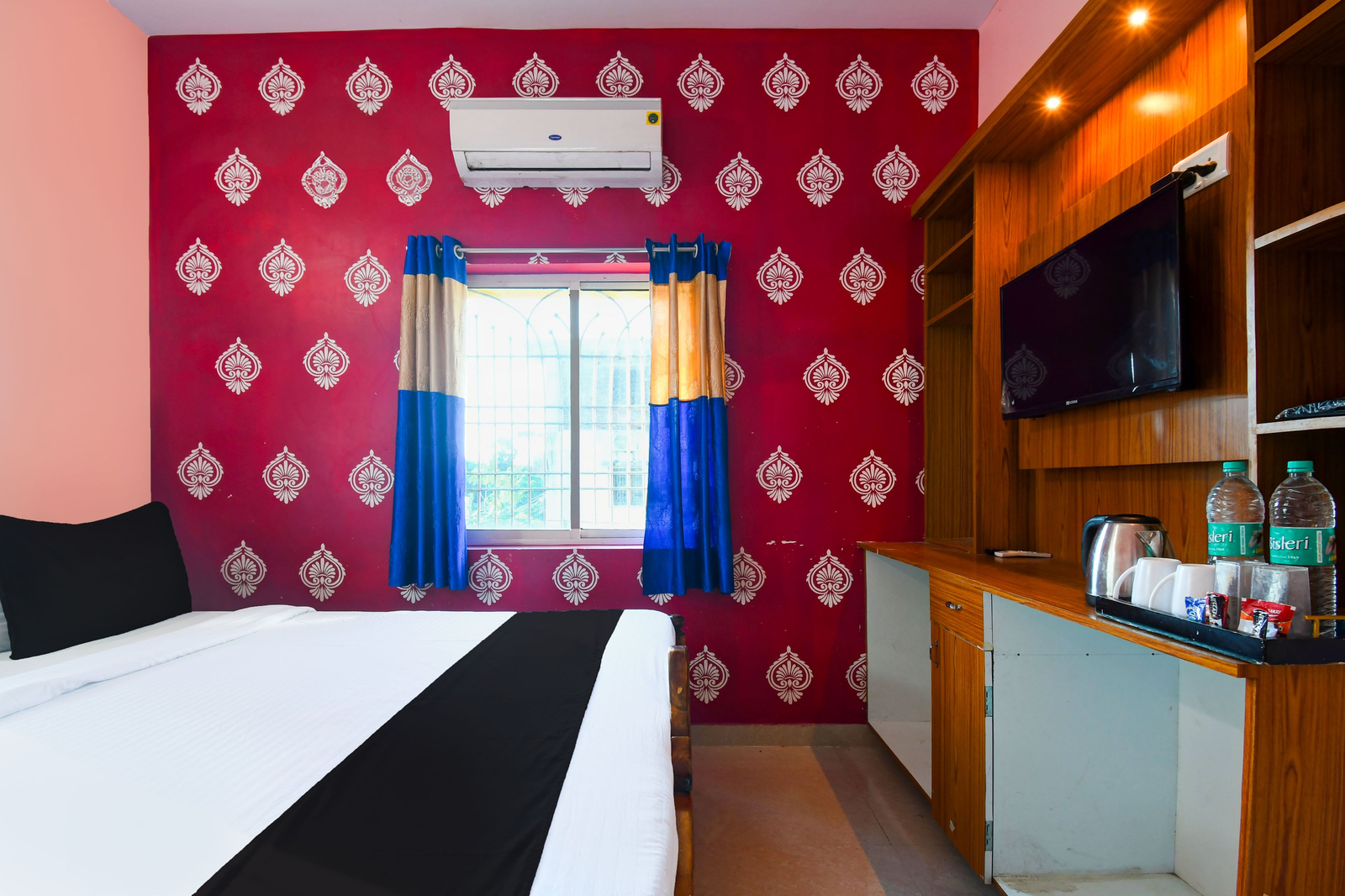 super hotel o sarvodaya nagar near railway station