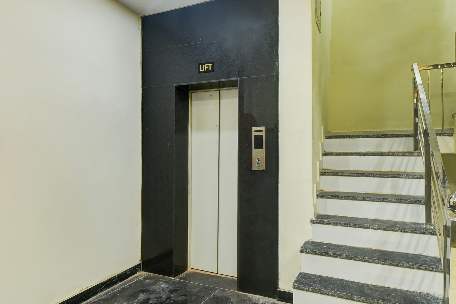 Hotel O Laxmi Nagar Jhotwara Formerly Ballyfin Retreat,,3 star