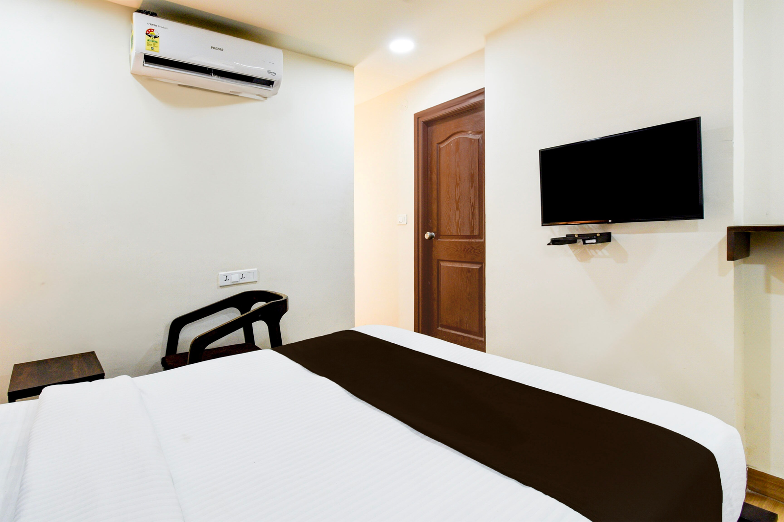 super townhouse gachibowli near gopichand academy