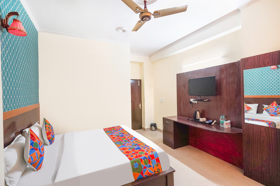 fabhotel green view palace