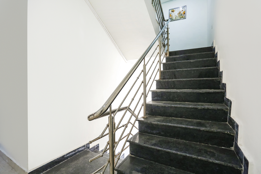 via aditya guest house dasaswamedh ghat