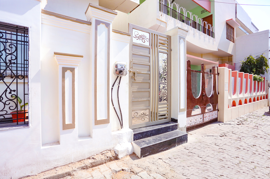 via aditya guest house dasaswamedh ghat