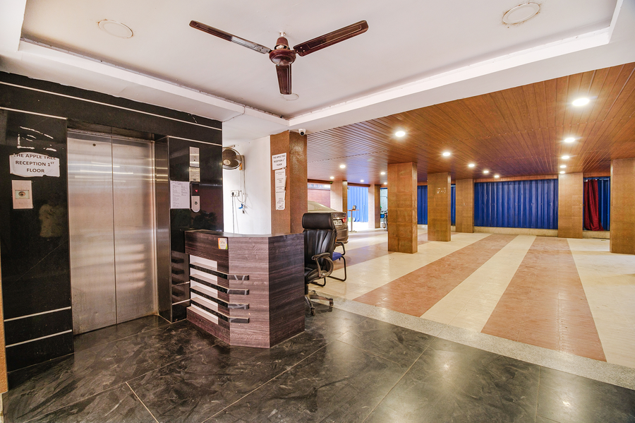 Hotel Apple Tree,G S Road,3 star