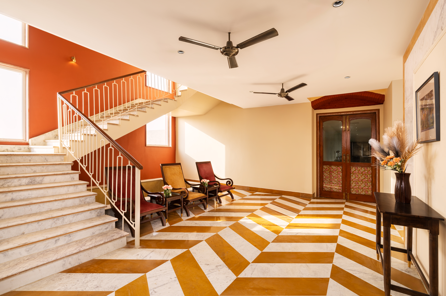 raasvan vrindavan am hotel kollection