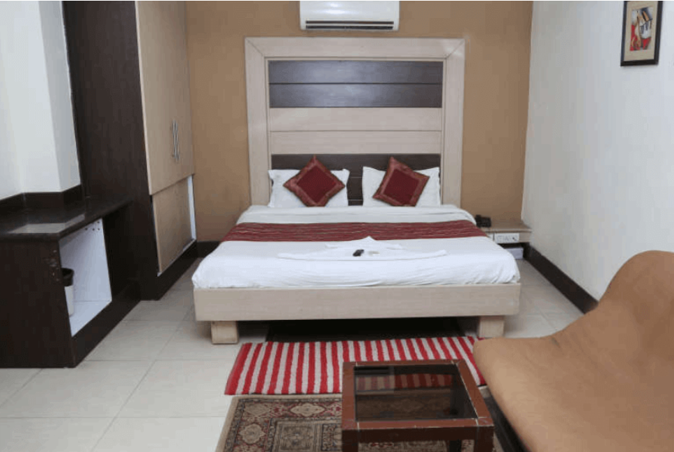 pacific inn huda city centre sec 41