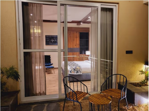 the cozy acorn resort