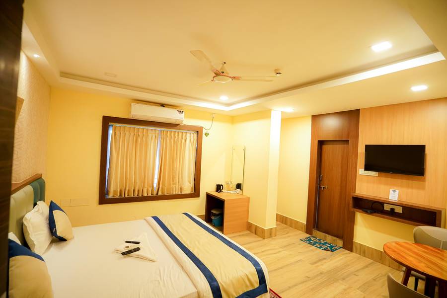The Divan,,3 star