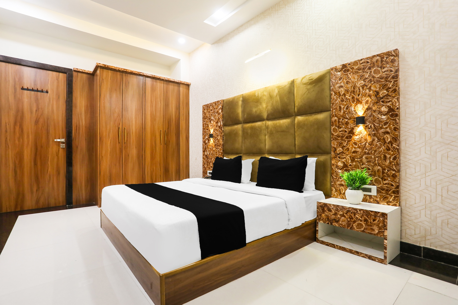 townhouse kota airport formerly hotel shaily royal