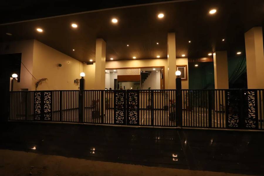 Hotel Indra Palace,,3 star