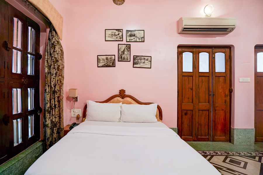 palette by checkin heritage scindia ghat