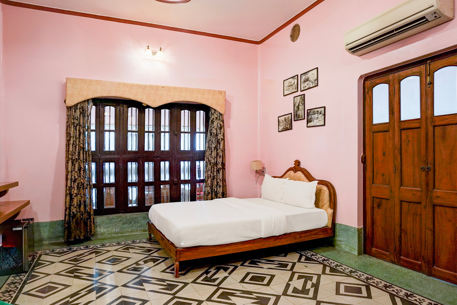 palette by checkin heritage scindia ghat