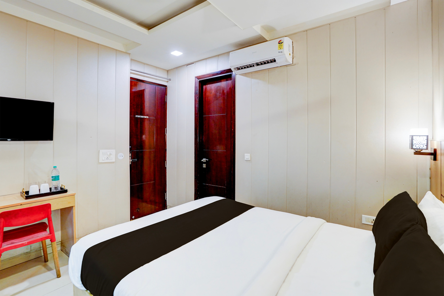 super hotel o rohini sector 24