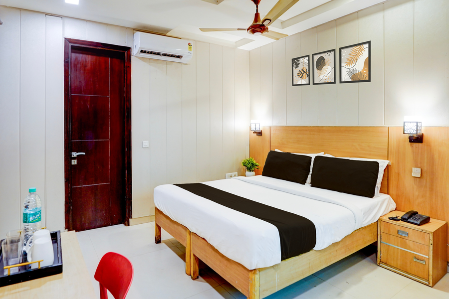 super hotel o rohini sector 24