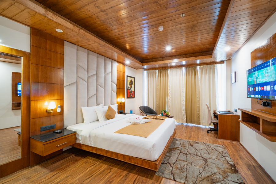 the whitestone inn and suites manali