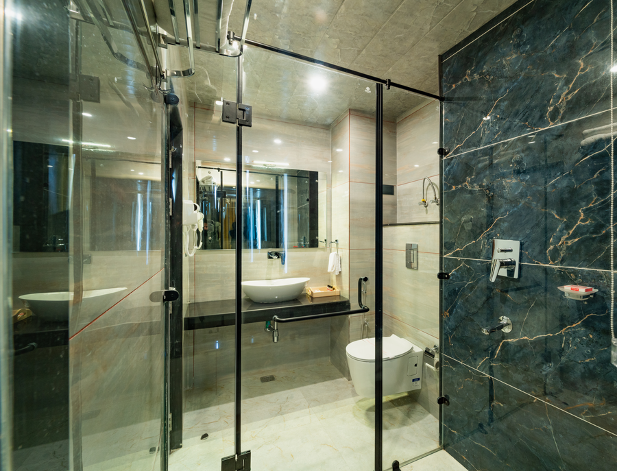 the whitestone inn and suites manali