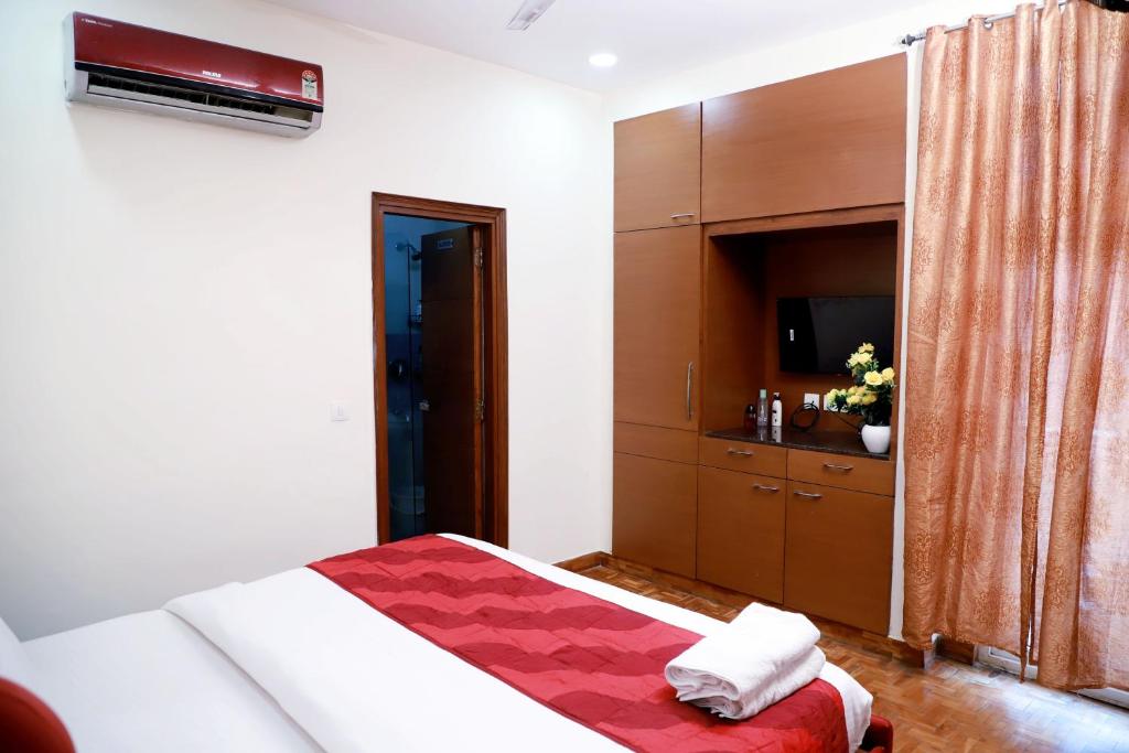 fortune home service apartment 2bhk e 28 1a saket