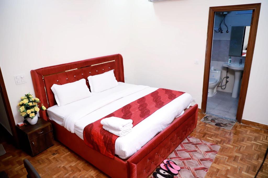 fortune home service apartment 2bhk e 28 1a saket