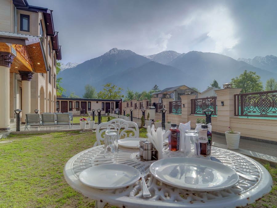 Hillside Resort & Spa Pahalgam,Laripora, Pahalgam,4 star