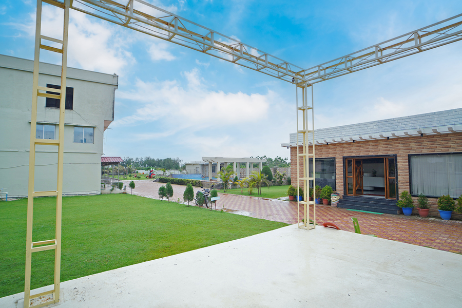 holiday beach resort mandarmani