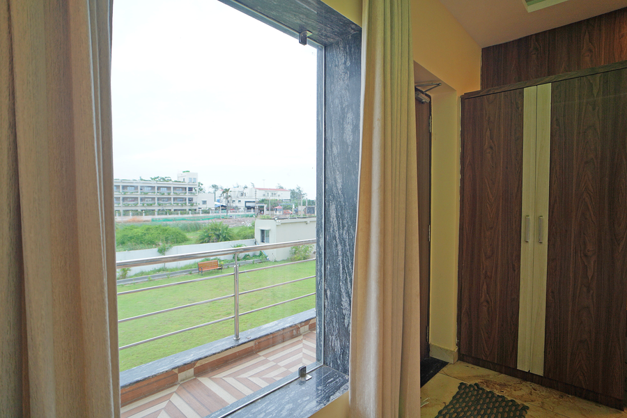 holiday beach resort mandarmani