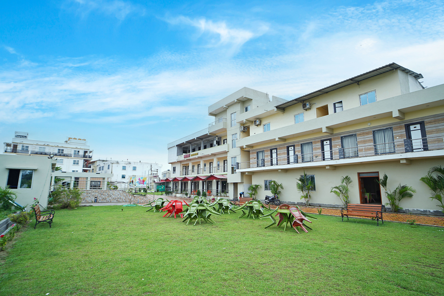 holiday beach resort mandarmani
