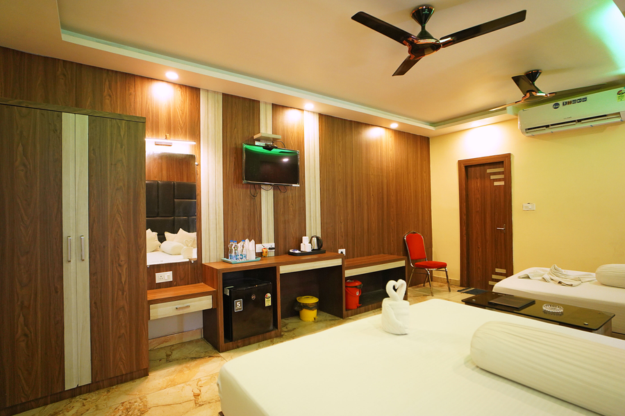 holiday beach resort mandarmani