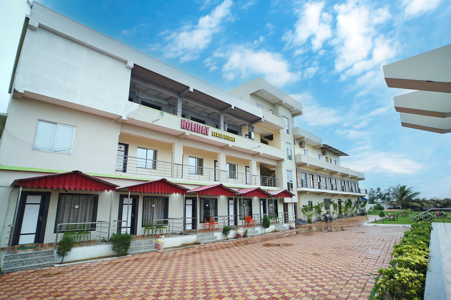 holiday beach resort mandarmani