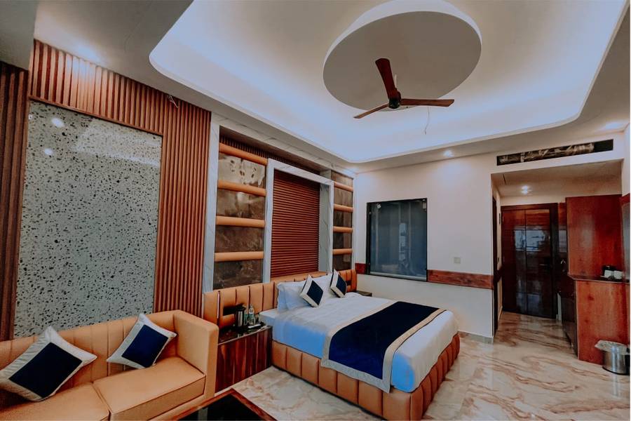 Clovis Hotel & Restaurant,Chail Road,3 star