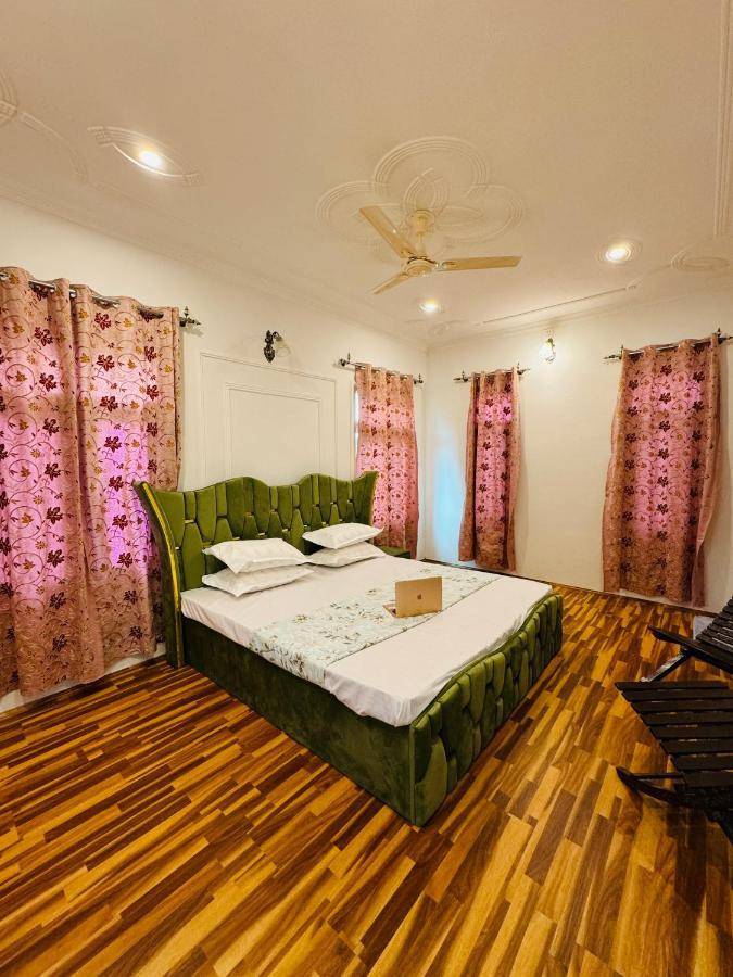 Shesh Bagh Boutique Homestay,Shalimar Bagh,3 star