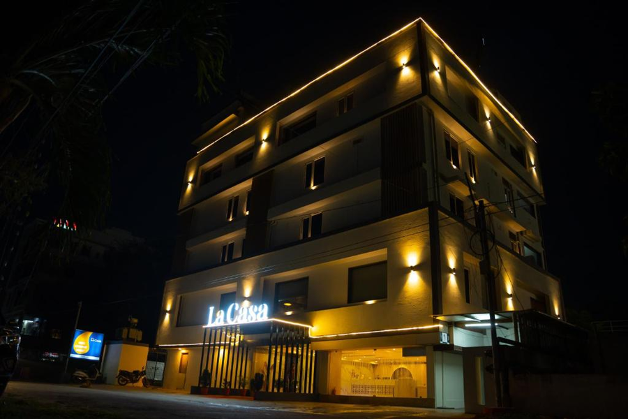 Hotel La Casa,Enikepadu,3 star