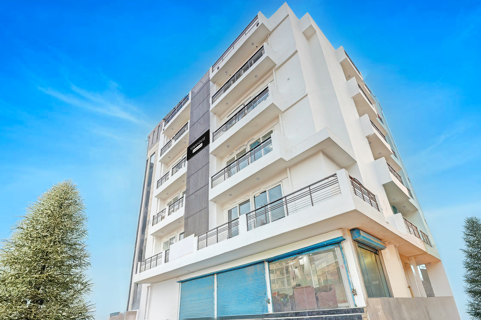 super townhouse sector 62 gurgaon near world mark