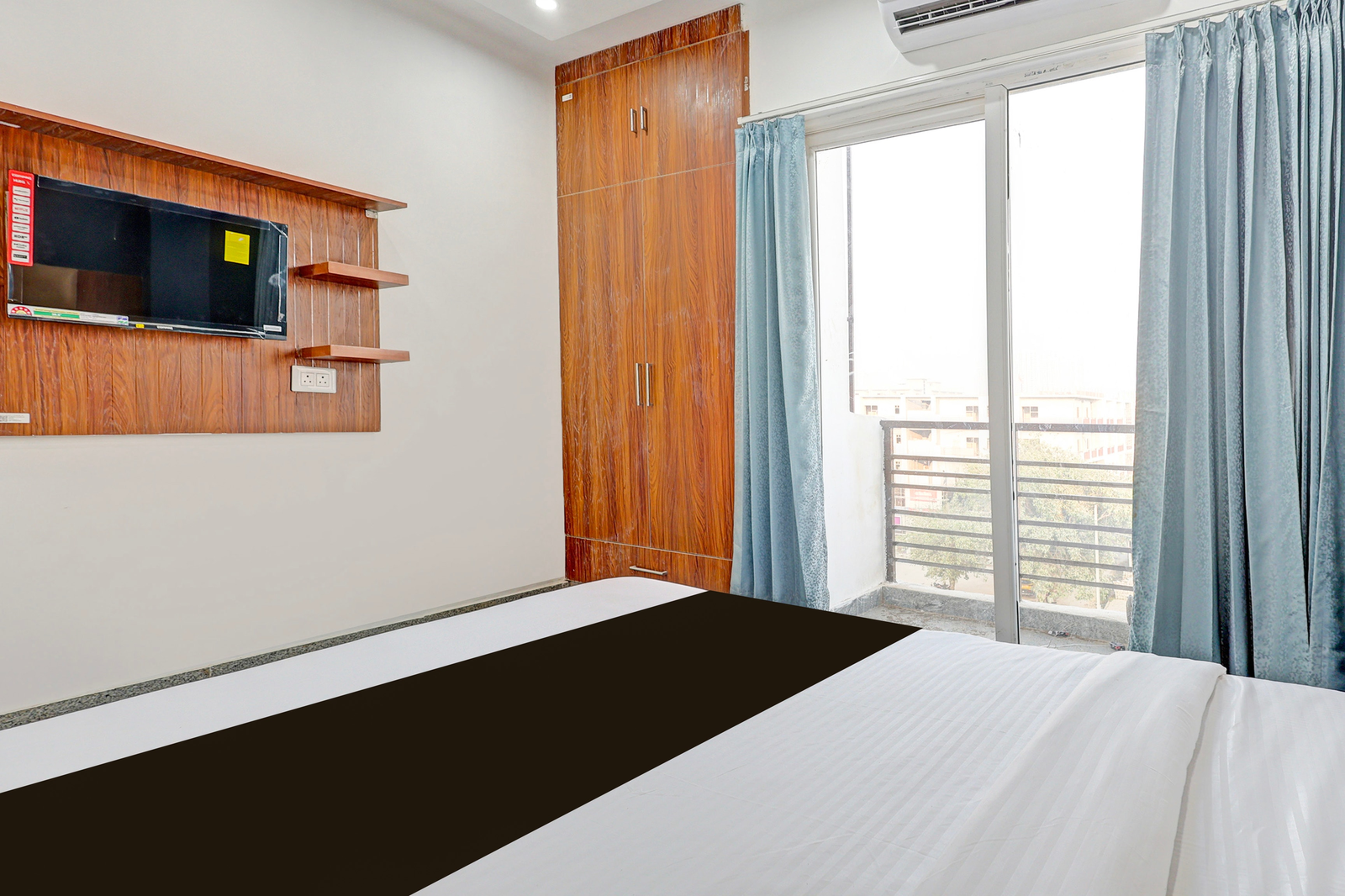 super townhouse sector 62 gurgaon near world mark