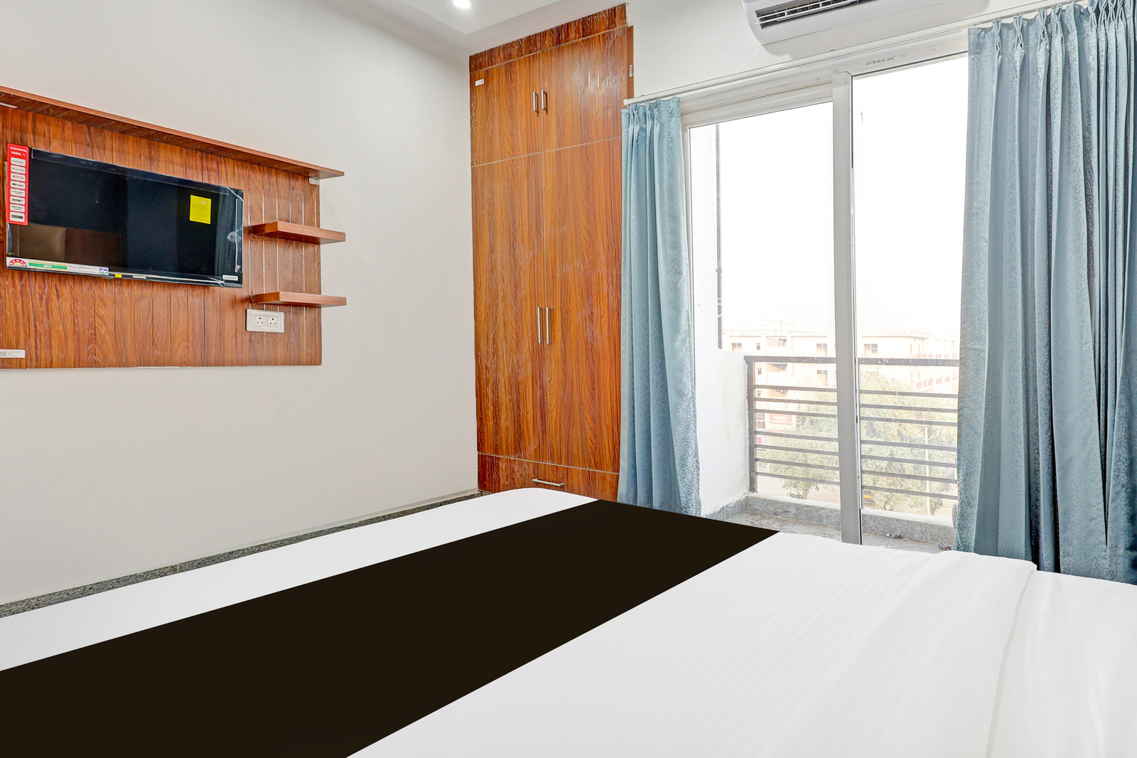 super townhouse sector 62 gurgaon near world mark