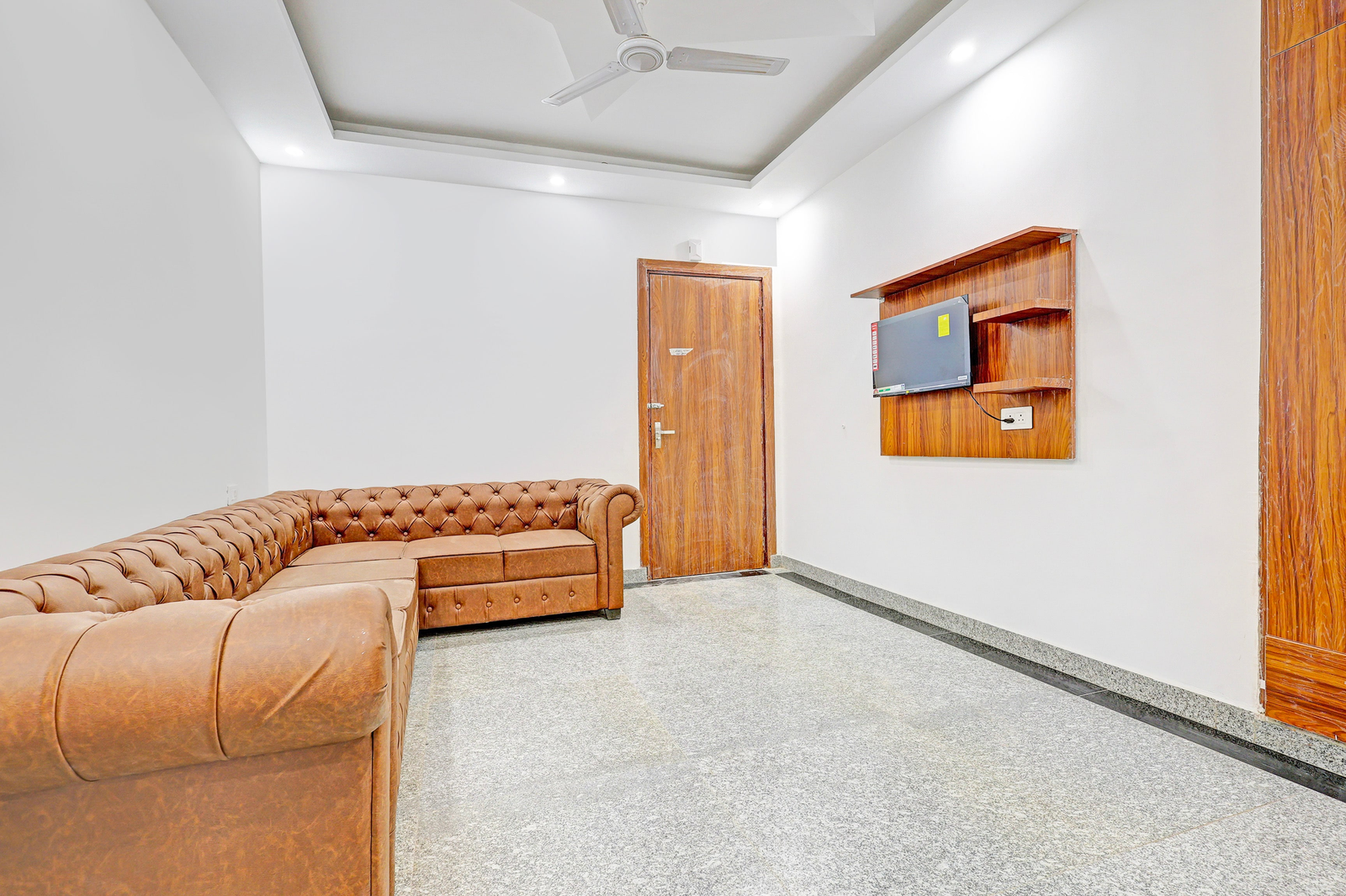 super townhouse sector 62 gurgaon near world mark