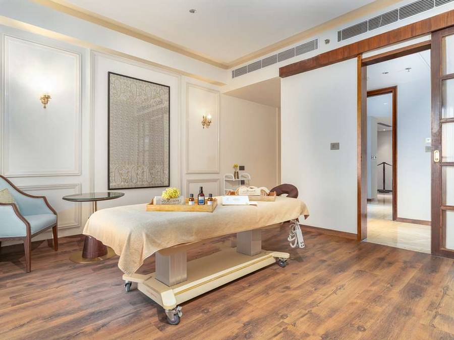 Radisson Collection Hotel & Spa, Riverfront Srinagar,Raj Bagh,5 star