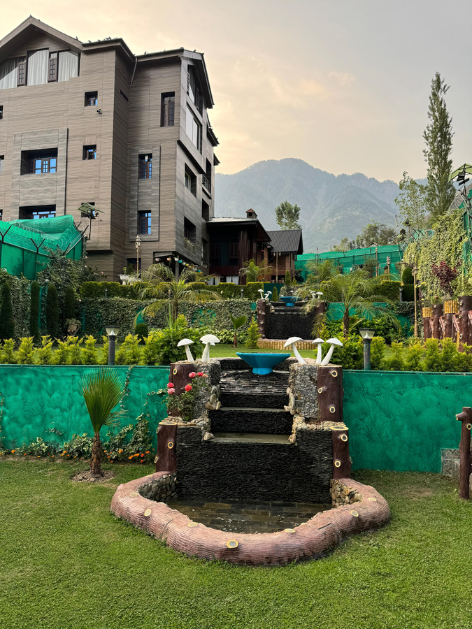 The Oak Retreat,Harwan,3 star